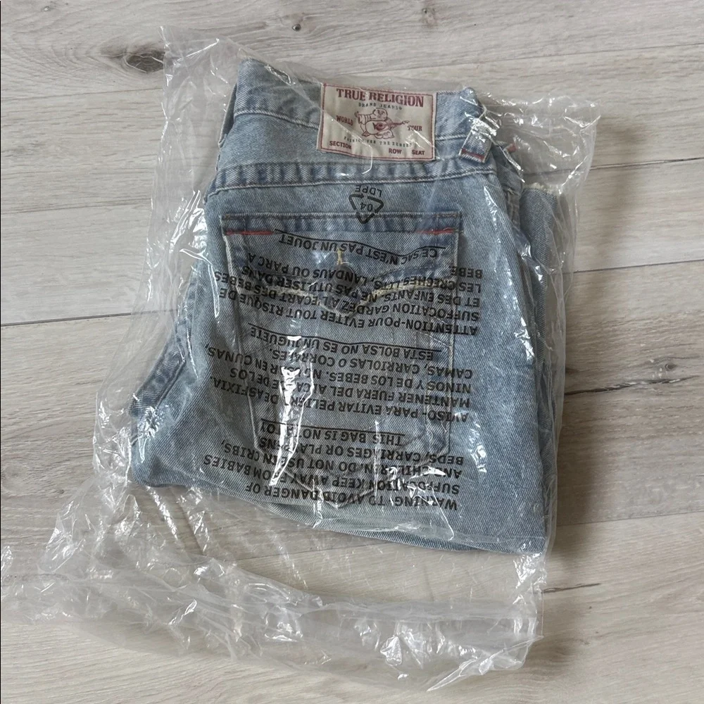 True Religion Men's Ricky Snap Flap Light Short Fray Hem size 30‎ New With Tags